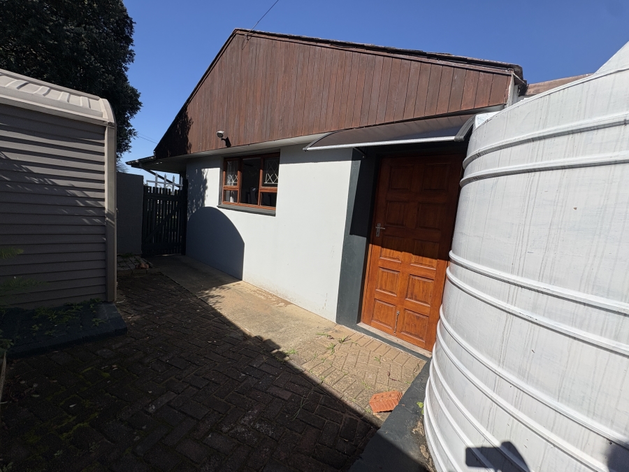 4 Bedroom Property for Sale in Nahoon Beach Eastern Cape